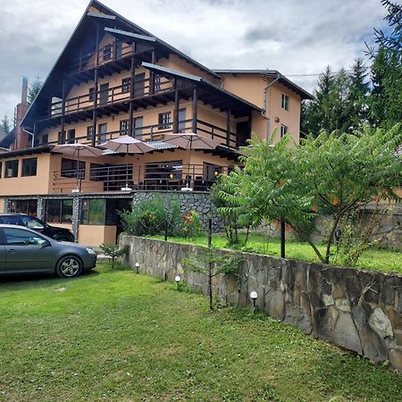 Pensiunea La Taverna Traisteni Экстерьер фото