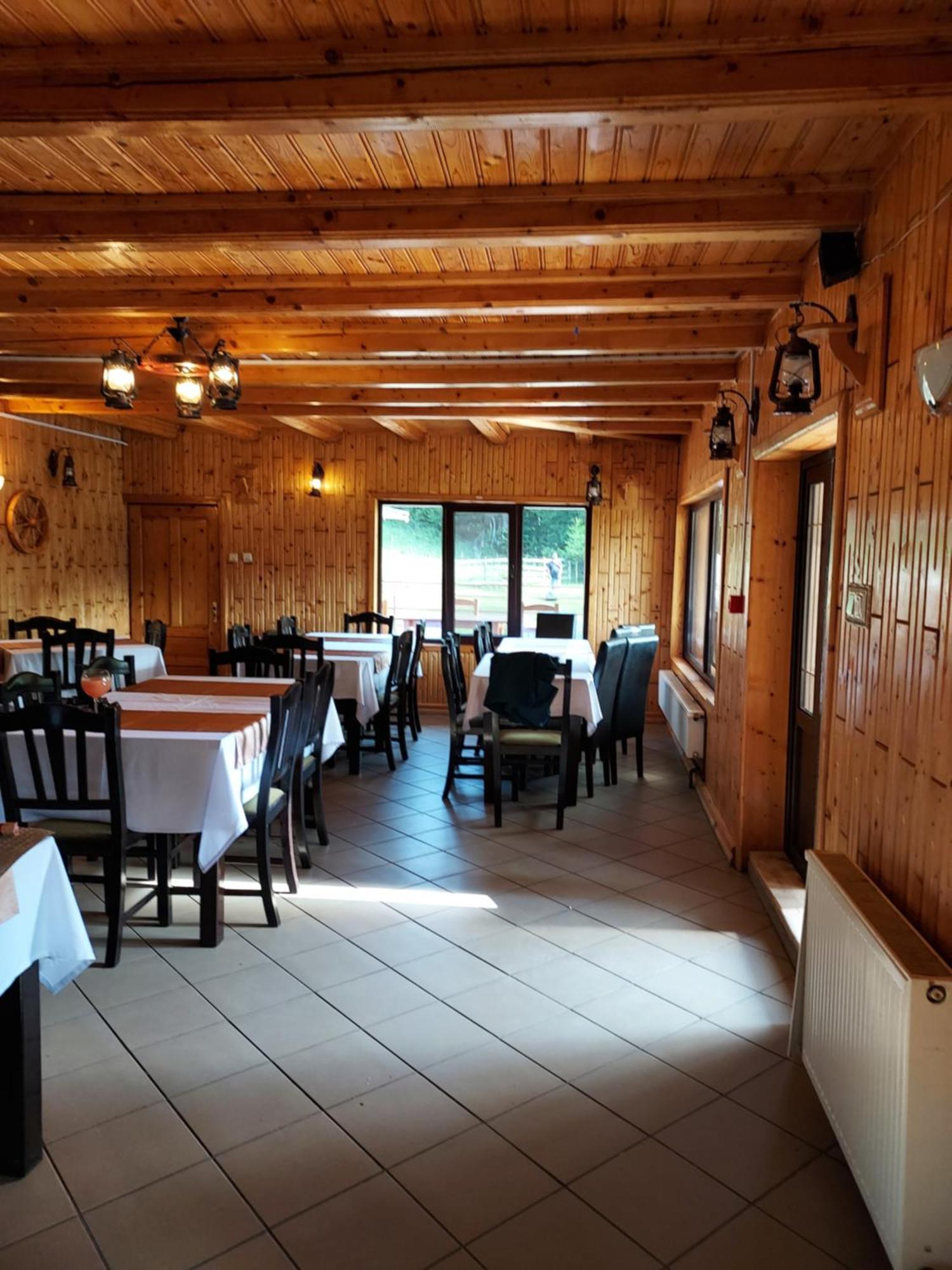 Pensiunea La Taverna Traisteni Экстерьер фото