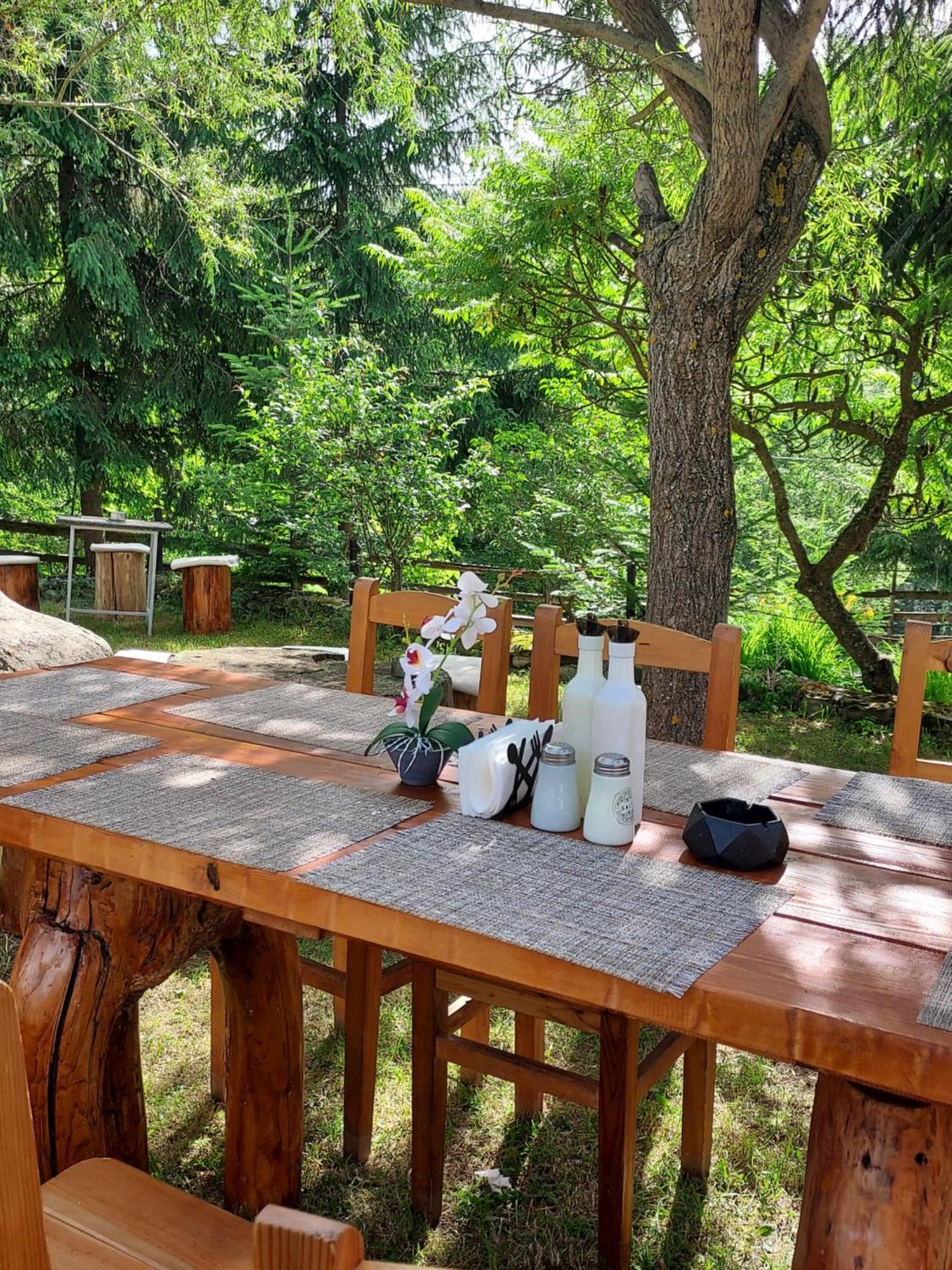Pensiunea La Taverna Traisteni Экстерьер фото