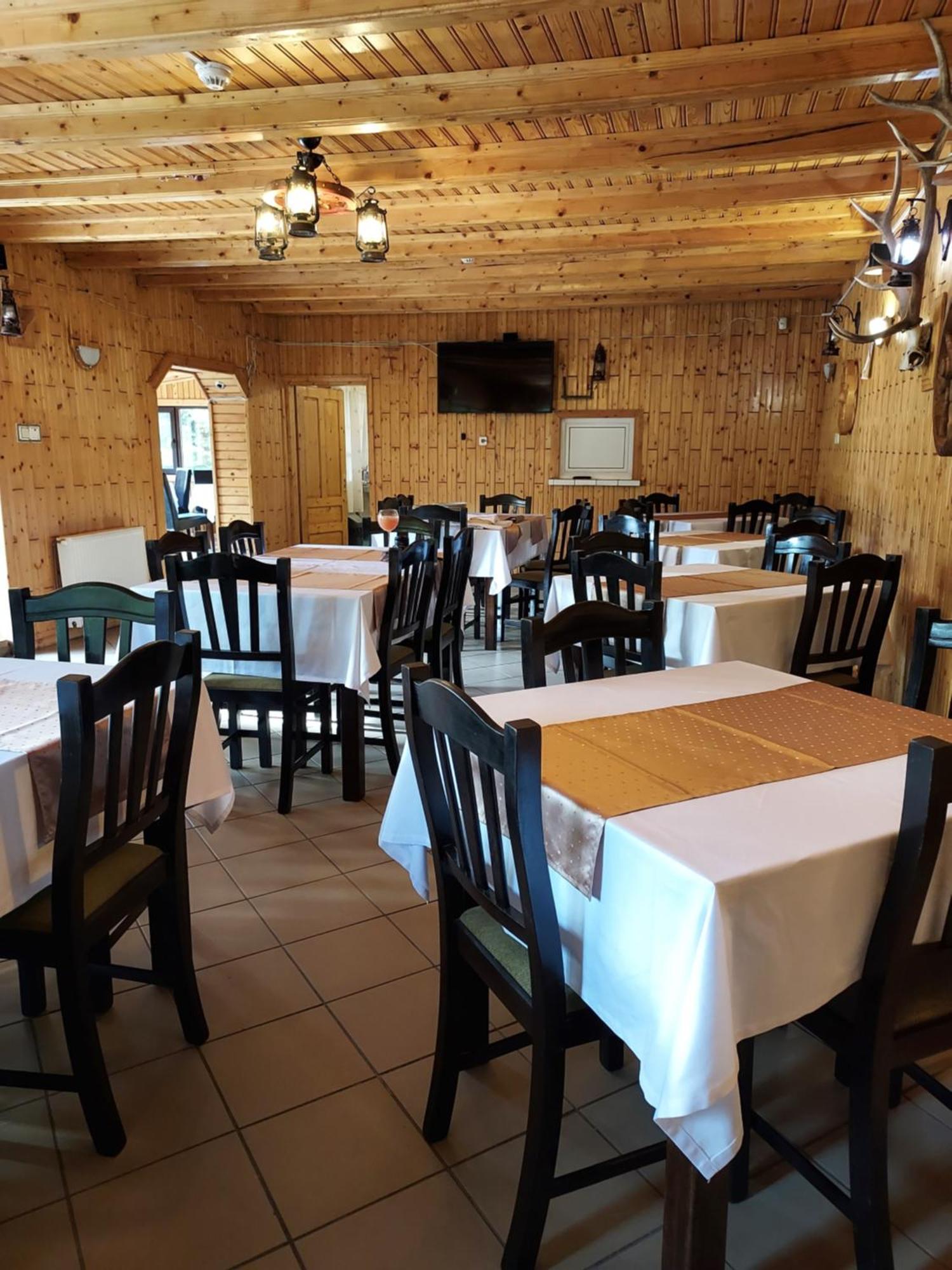 Pensiunea La Taverna Traisteni Экстерьер фото