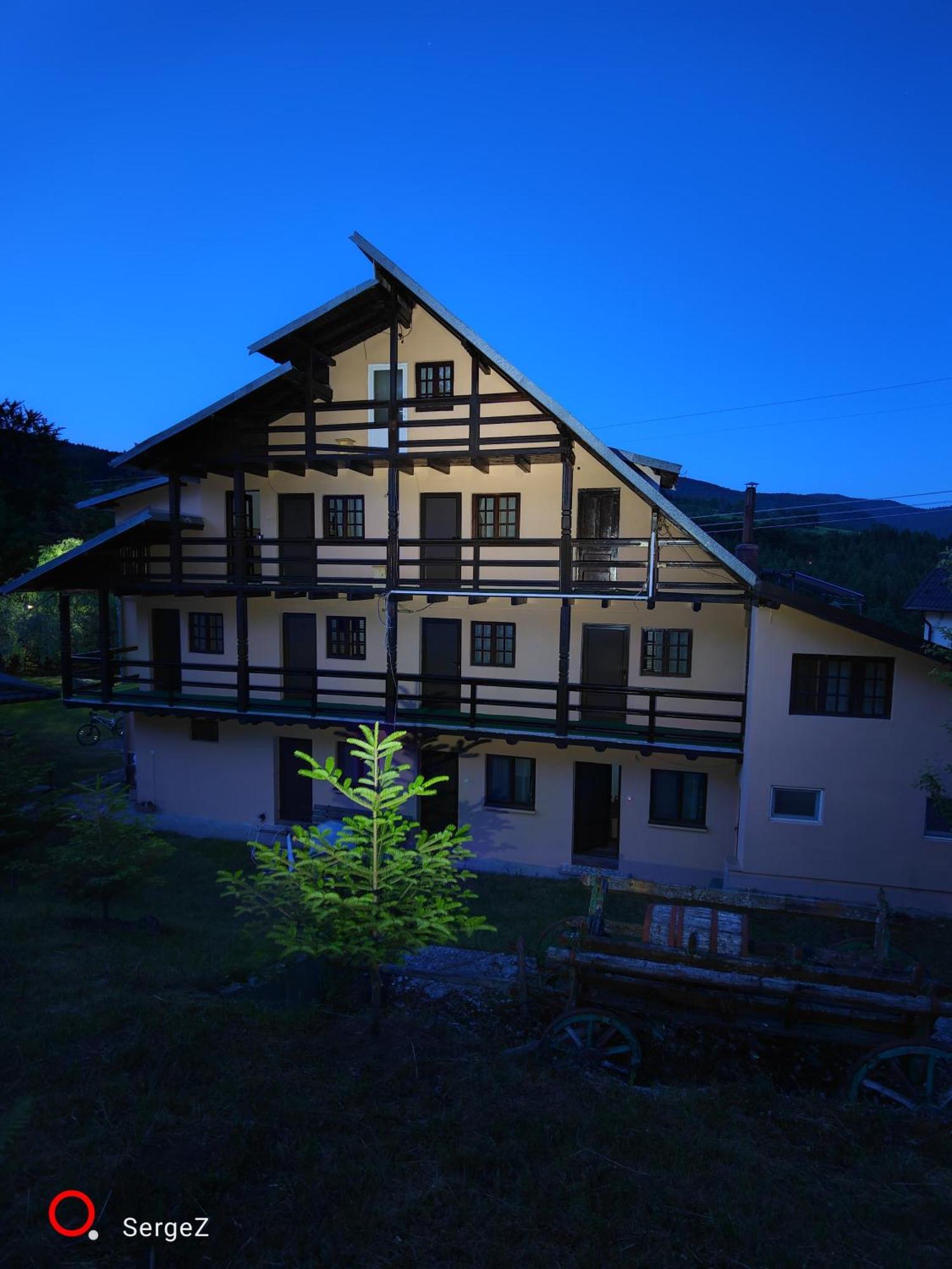 Pensiunea La Taverna Traisteni Экстерьер фото