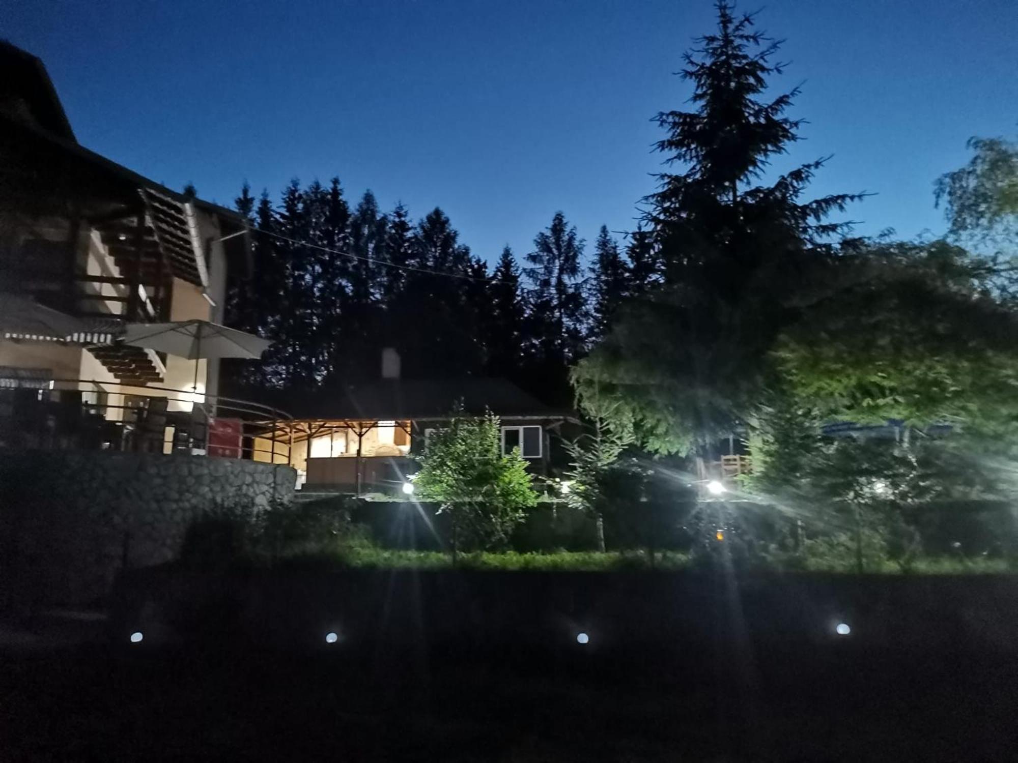 Pensiunea La Taverna Traisteni Экстерьер фото