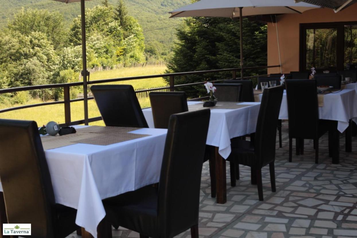 Pensiunea La Taverna Traisteni Экстерьер фото