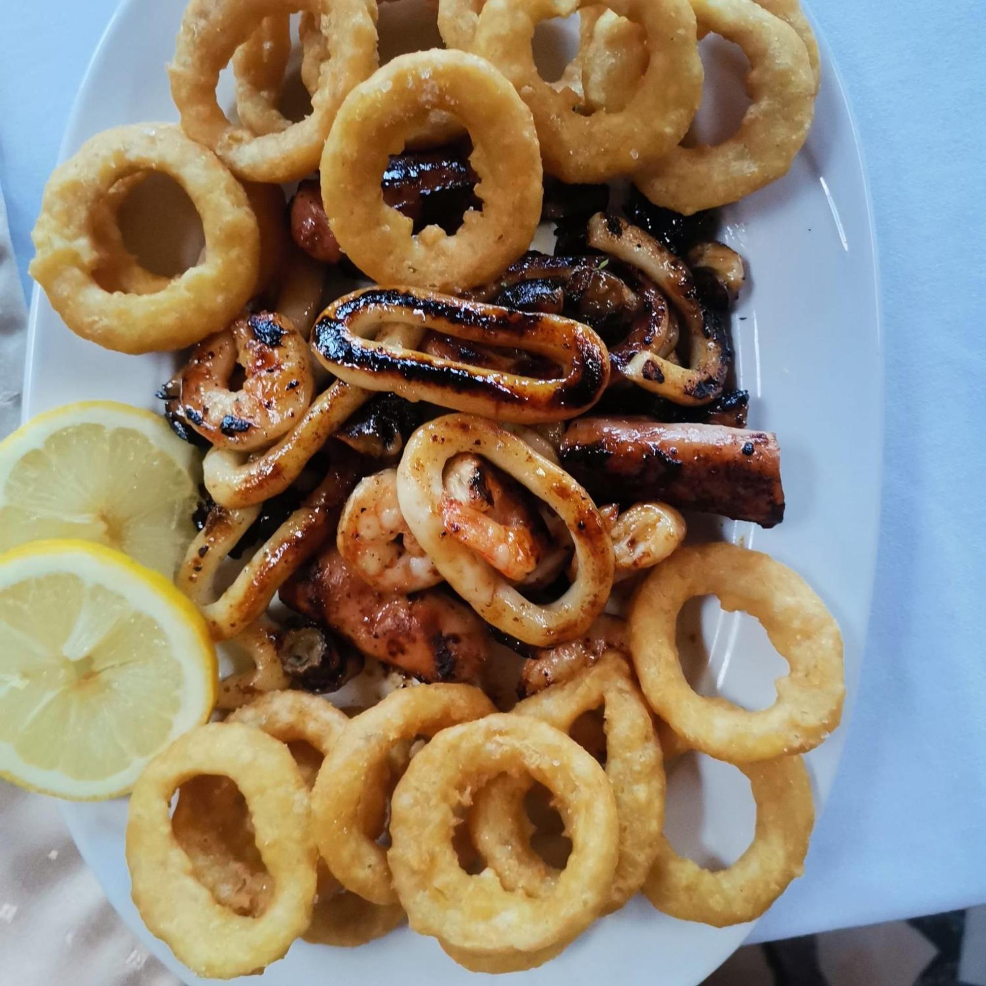 Pensiunea La Taverna Traisteni Экстерьер фото