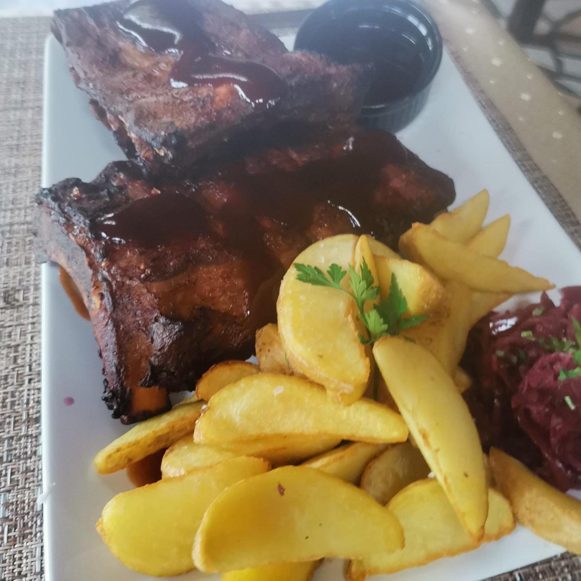 Pensiunea La Taverna Traisteni Экстерьер фото