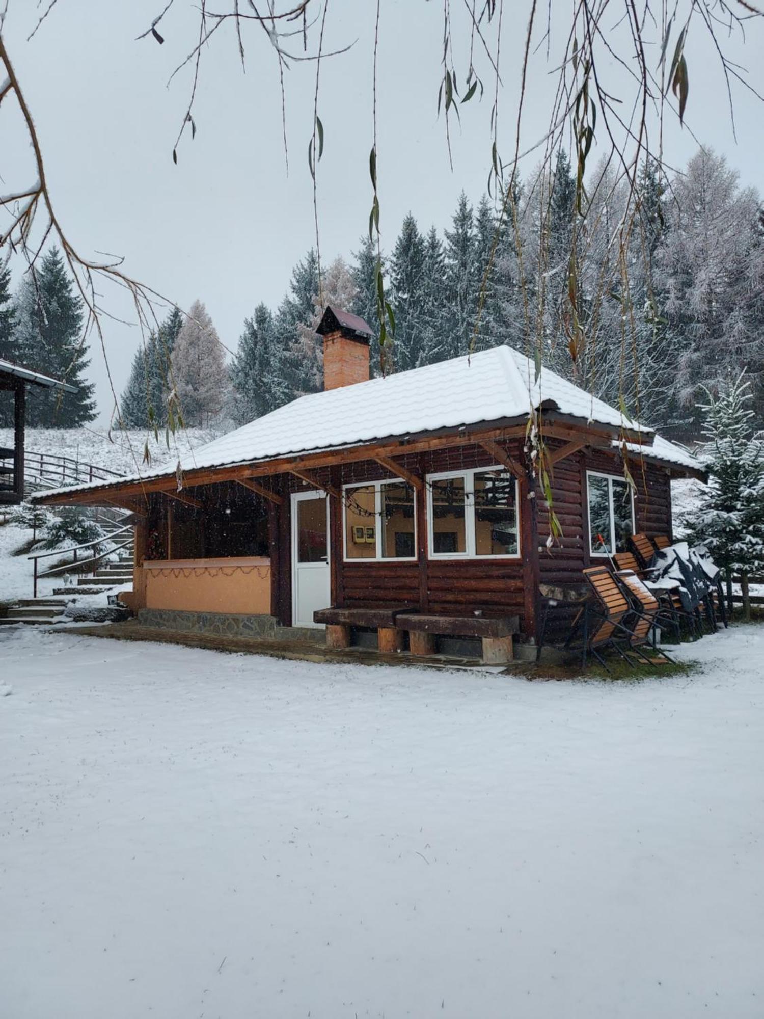 Pensiunea La Taverna Traisteni Экстерьер фото